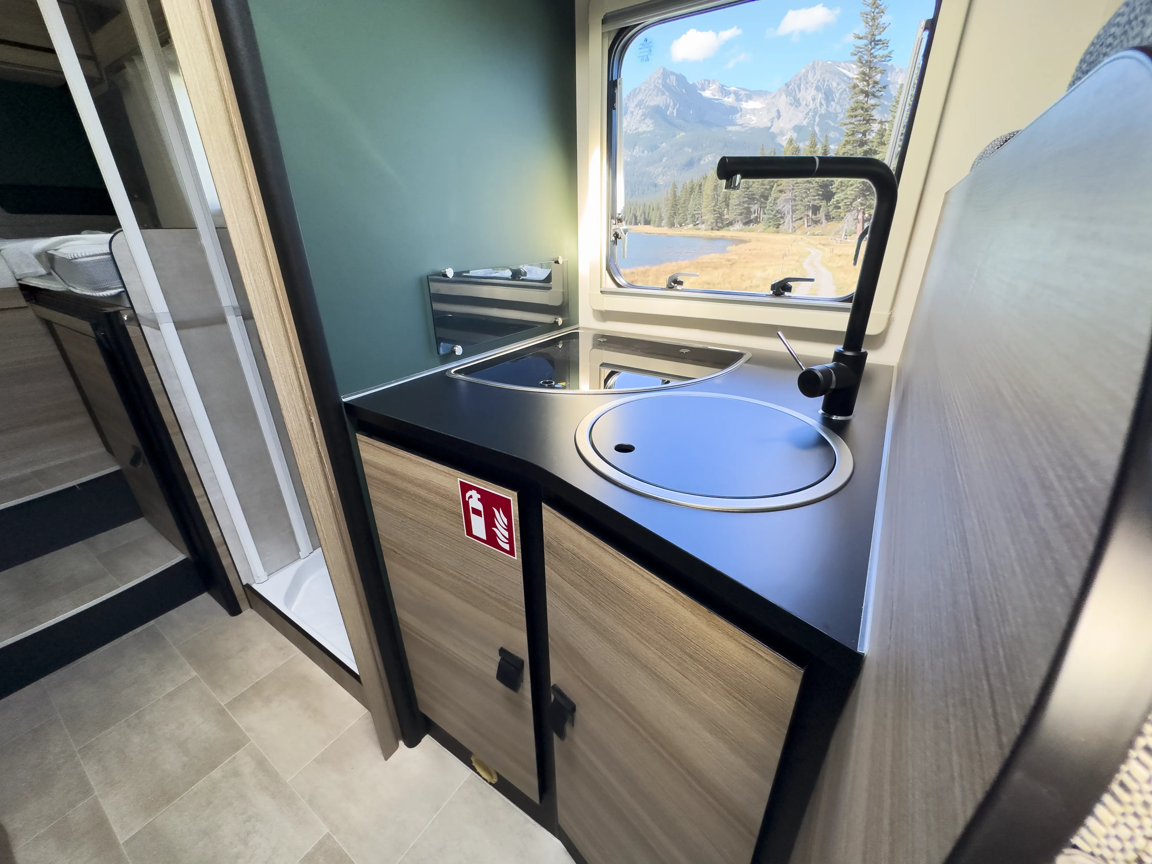 Kilig 695 Camper – Waschbecken mit Ausblick